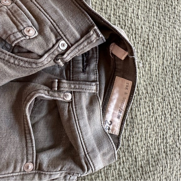 5 pairs of jeans! 1 rag & bone and 4 Madewell pairs. R&B size 24, Madewell 23. - Picture 3 of 3